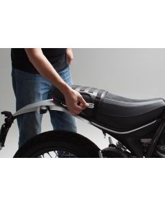 SW-Motech S-Haken für Legend Gear Seitentaschen Aluminium Silbern eloxiert Als Paar Set
